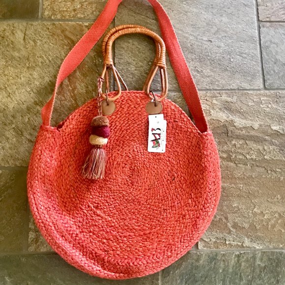 America & Beyond Handbags - America & Beyond handcrafted circle jute handbag